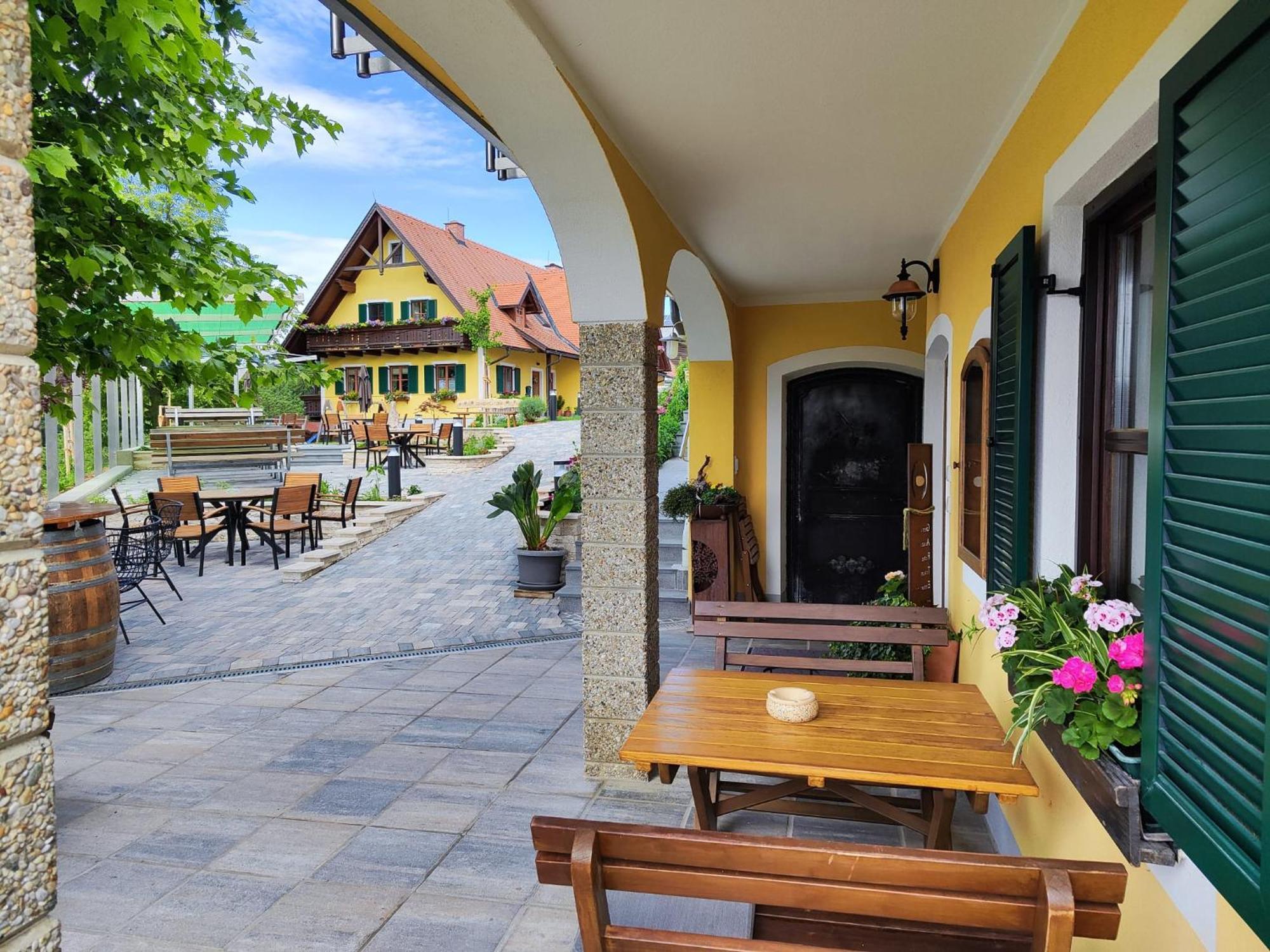 Weingut Fellner Bed & Breakfast Leutschach Exterior photo