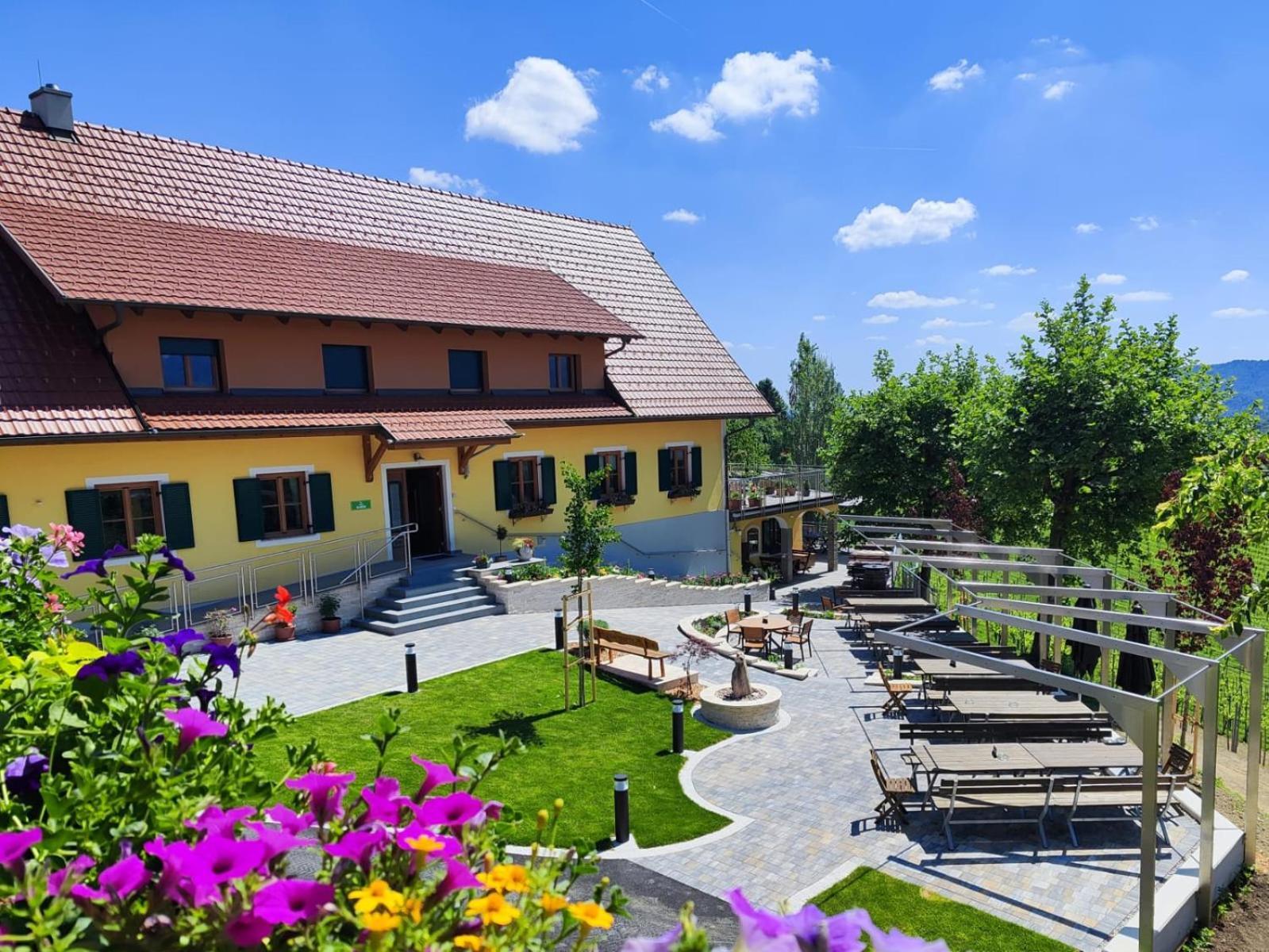 Weingut Fellner Bed & Breakfast Leutschach Exterior photo
